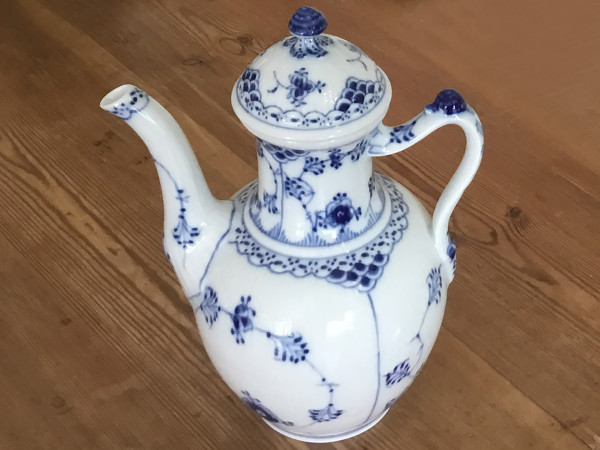 Halbspitze / Half Lace: Kaffeekanne, groß