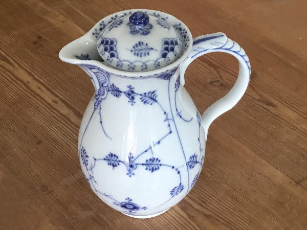 Halbspitze / Half Lace: Schokoladenkanne