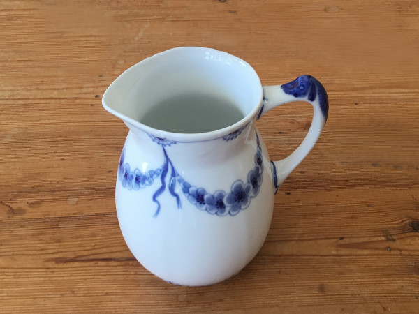 Empire: Milchkrug