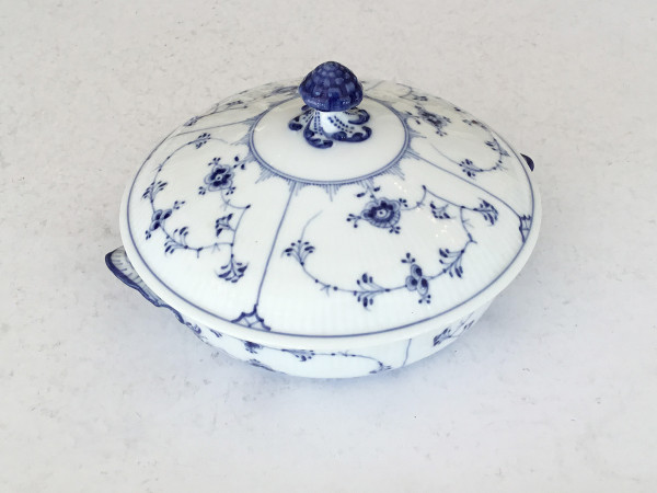 Musselmalet / Blue Fluted: Runde Schüssel mit Deckel