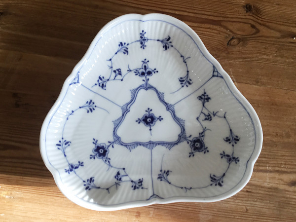 Musselmalet / Blue Fluted: Platte, dreieckig