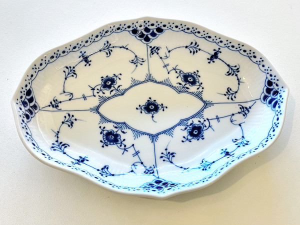 Halbspitze / Half Lace: Ovale Schale