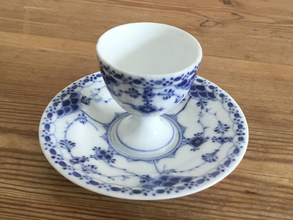 Halbspitze / Half Lace: Eierbecher mit Unterteller