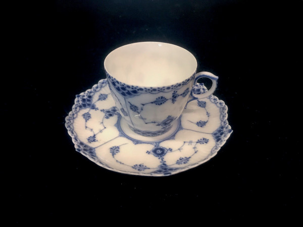 Vollspitze / Full Lace: Mokkatasse mit Untertasse