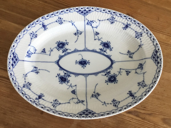 Halbspitze / Half Lace: Ovale Servierplatte
