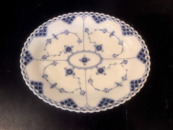 Vollspitze / Full Lace: Servierplatte 28 cm, oval