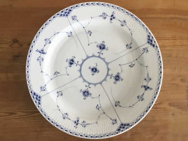 Halbspitze / Half Lace: Runde Servierplatte XXL