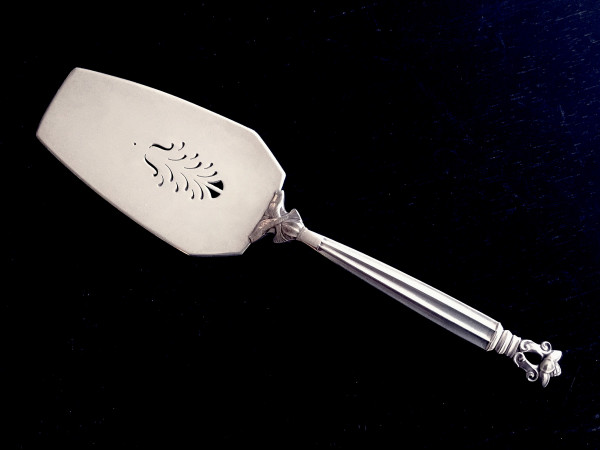 KÖNIG / ACORN (Georg Jensen): Fisch-Heber