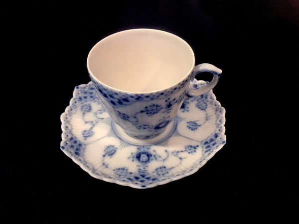 Vollspitze / Full Lace: Espressotasse mit Untertasse