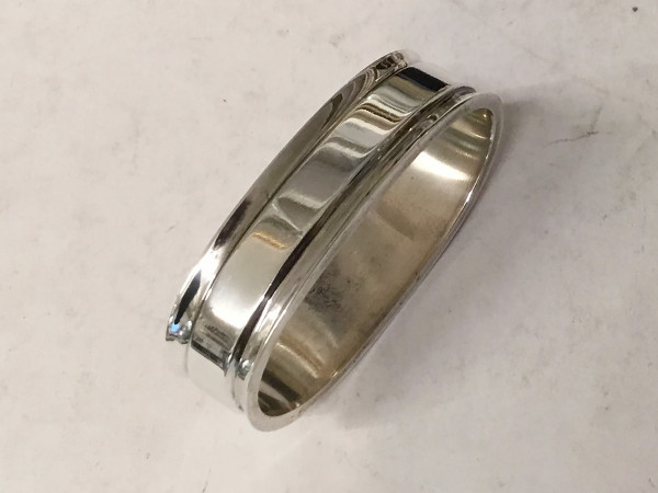 PYRAMIDE (Georg Jensen): Serviettenring, mittel