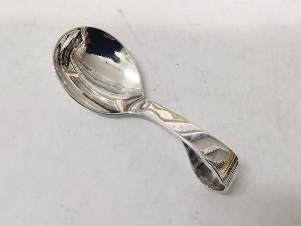 PYRAMIDE (Georg Jensen): Zuckerlöffel, gebogener Griff