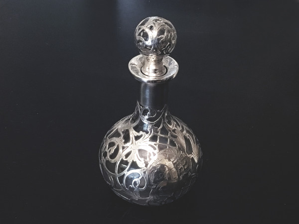 La Pierre MFG. Co.: Silver Overlay Flakon