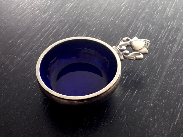 KÖNIG / ACORN (Georg Jensen): Salzgefäß mit Emaille