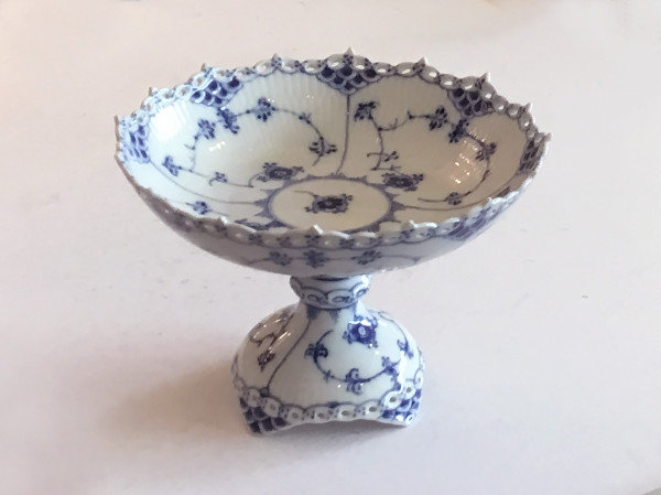 Vollspitze / Full Lace: Aufsatzschale / Tazza
